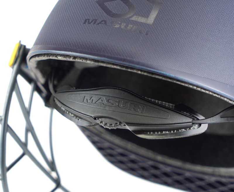 Masuri C Line Plus junior cricket helmet — Rear size adjuster
