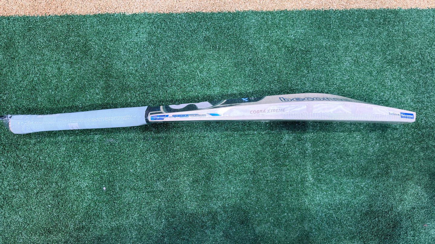 EOS SALE SG COBRA XTREME ENGLISH WILLOW CRICKET BAT - SENIOR / SH