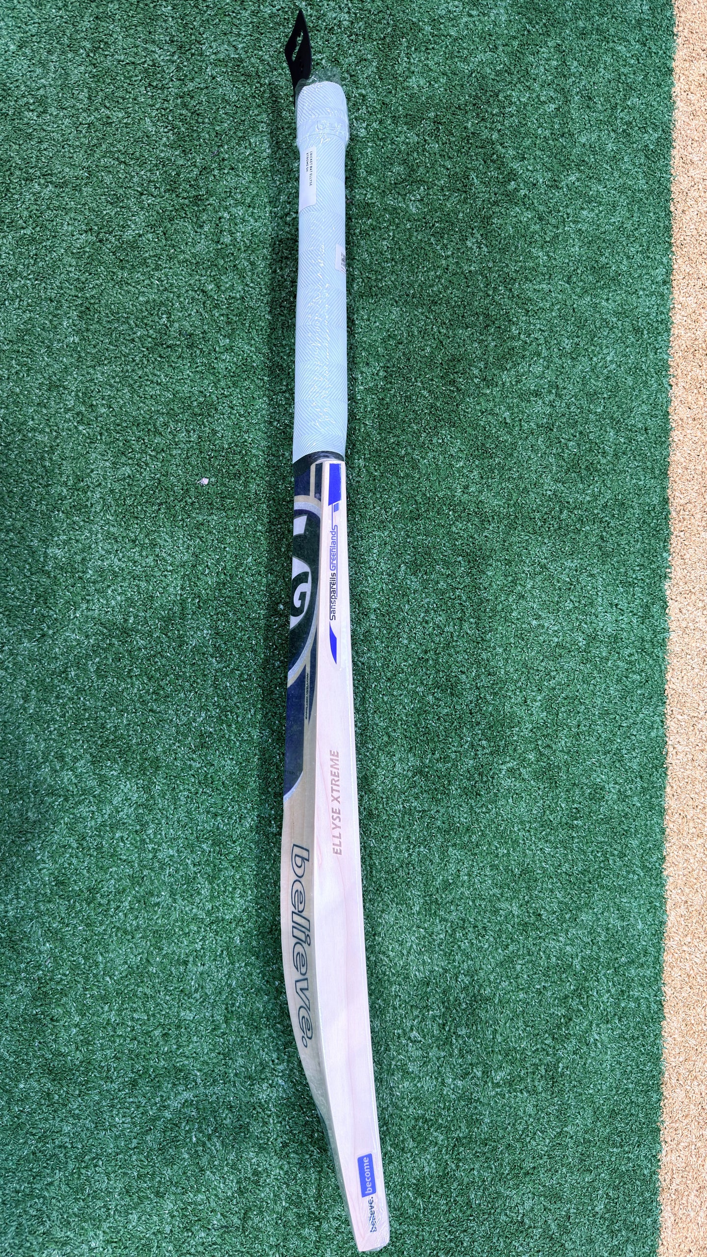 SG ELLYSE XTREME ENGLISH WILLOW CRICKET BAT - SENIOR / SH