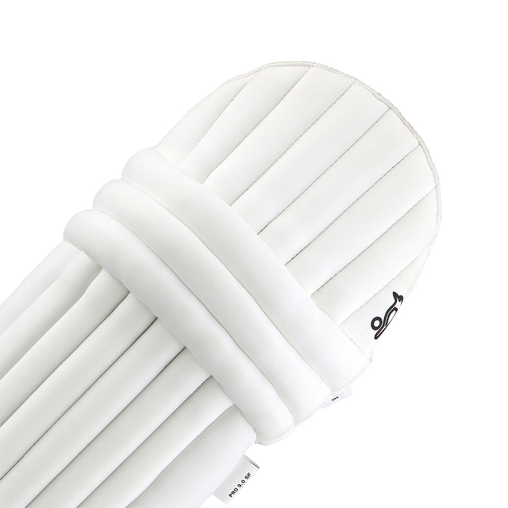 Kookaburra Pro 9.0 Slim Fit Junior Batting Pads — knee-roll detail